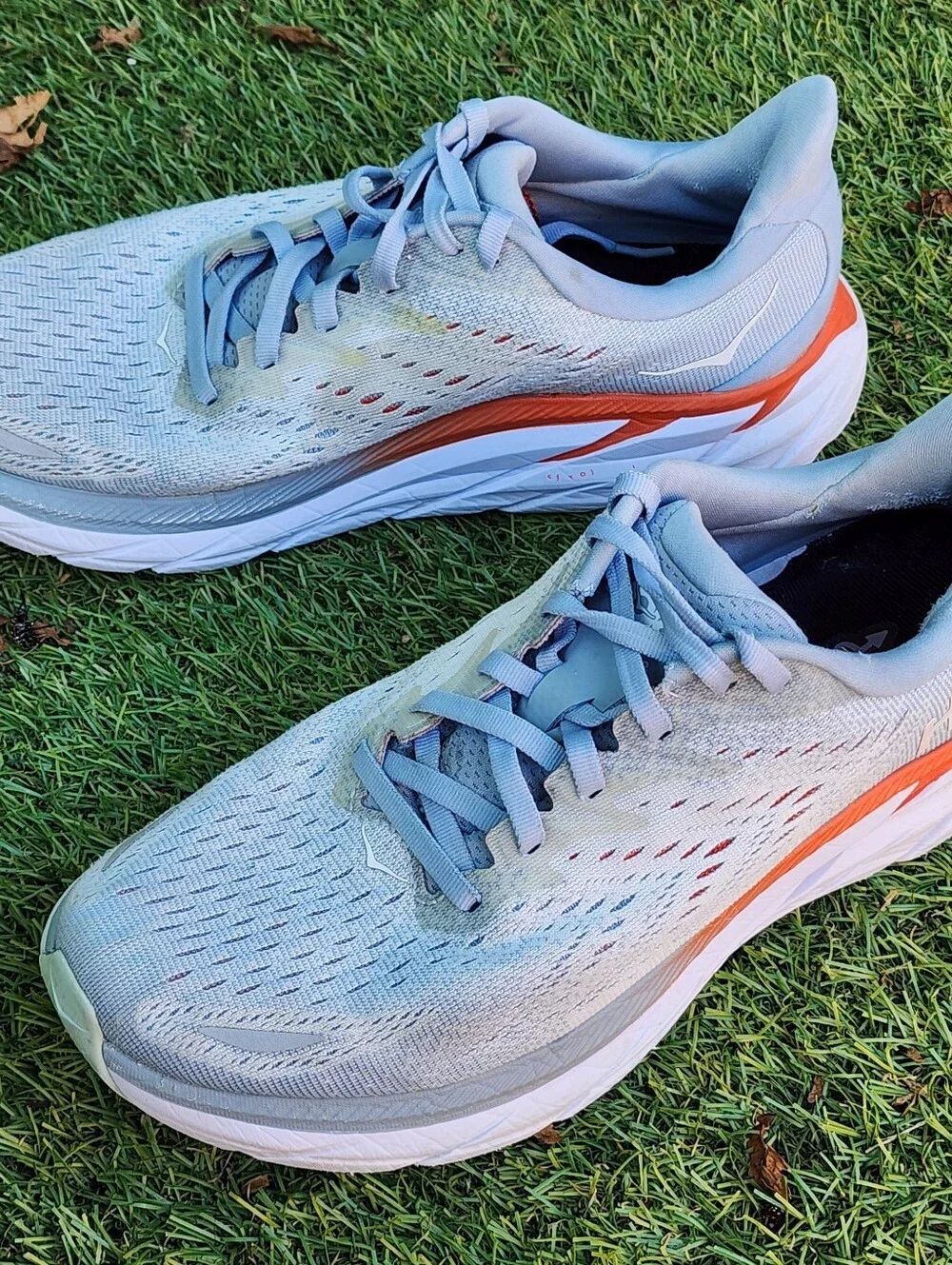 HOKA CLIFTON 8 - Womens Sneakers - SIZE 9 (D WIDE) ---- Please See All Pictures